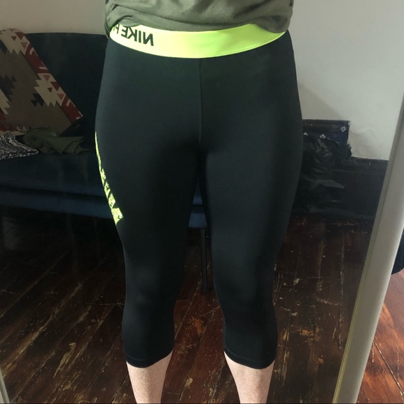 Nike Pants - Nike Pro - Dri-Fit capri leggings - NWOT